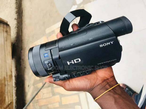 Sony FDR-AX40 Handycam: Capture Life's Adventures · Photo 2
