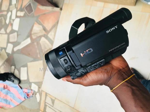 Sony FDR-AX40 Handycam: Your Cinematic Companion · Photo 2