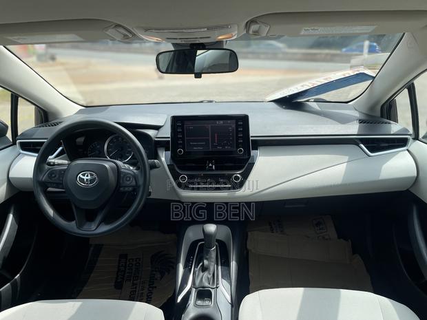 Toyota Corolla SE 2021 Blue