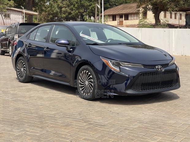 Toyota Corolla SE 2021 Blue