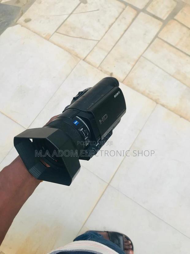 Elevate Your Storytelling With the Sony HDR-AX35 · Photo 2