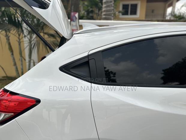 Honda HR-V Touring AWD 2019 White