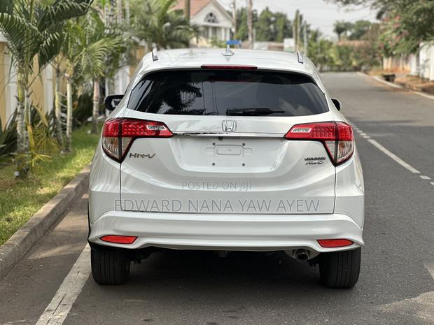 Honda HR-V Touring AWD 2019 White