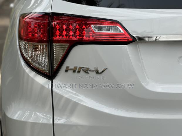 Honda HR-V Touring AWD 2019 White