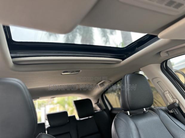 Honda HR-V Touring AWD 2019 White