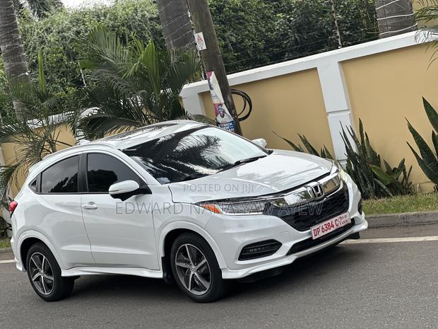 Honda HR-V Touring AWD 2019 White