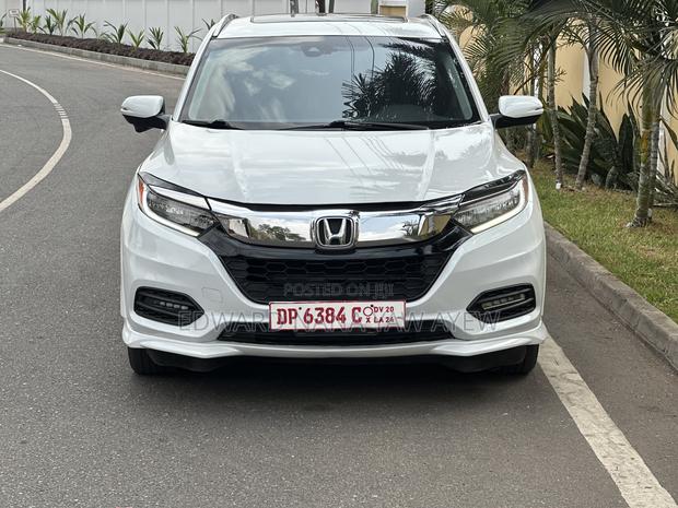 Honda HR-V Touring AWD 2019 White