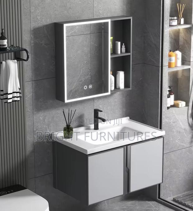 Morden Luxury Wall Mounted Bathroom Cabinet With Mirror · Photo 3