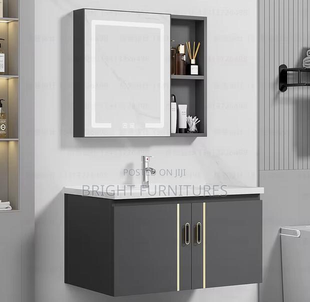 Luxury Wall Mounted Bathroom Cabinet With Mirror · Photo 4