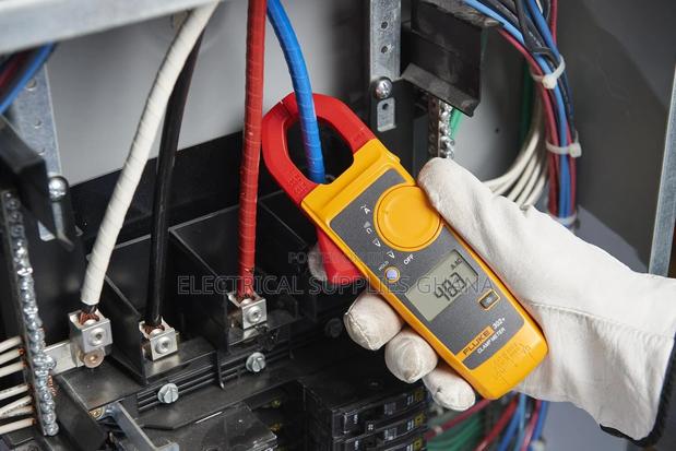 Fluke 302+ Cat Iii Digital Clamp Meter · Photo 4