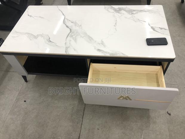 Foreign Center Table · Photo 4