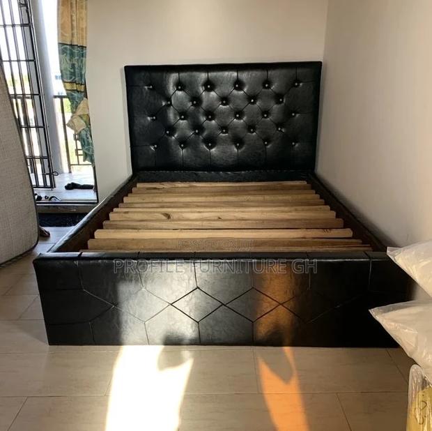 Elegant Black Bedframe (Double )// Durable And Luxurious · Photo 3
