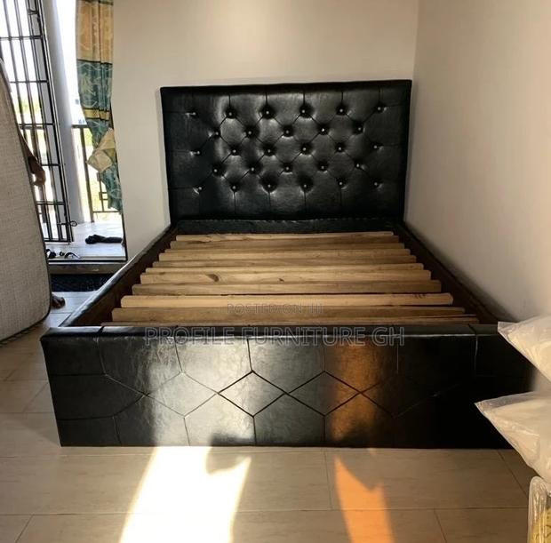 Elegant Black Bedframe (Double )// Durable And Luxurious · Photo 4