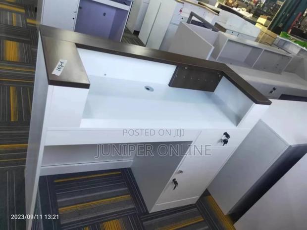 Front Desk/ Receptionist Desk Crip · Photo 3