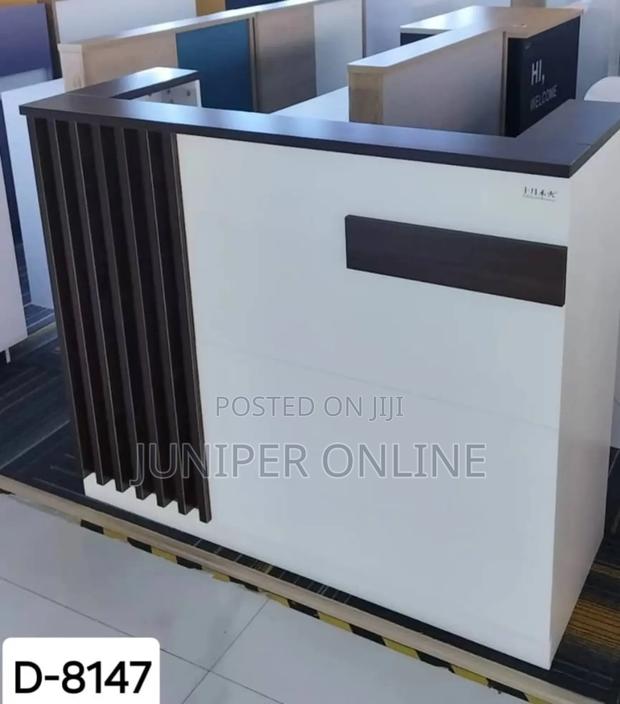 Receptionist Desk Pyuti Pruto · Photo 3