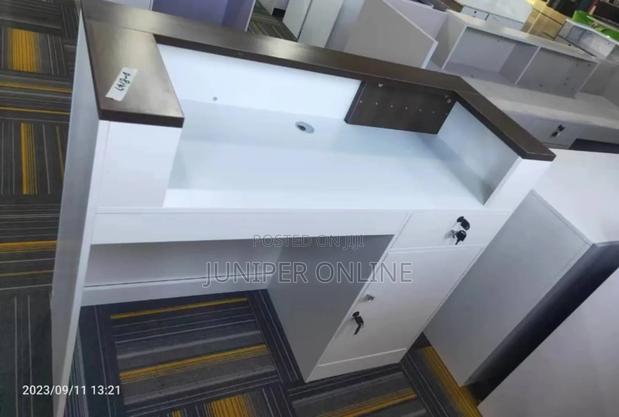 Receptionist Desk Pyuti Pruto · Photo 4