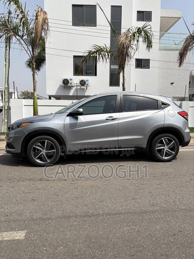 Honda HR-V EX-L 2021 Silver · Photo 2