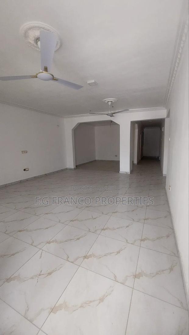 3bdrm Apartment in Kg.Franco Properties, Spintex for sale · Photo 4