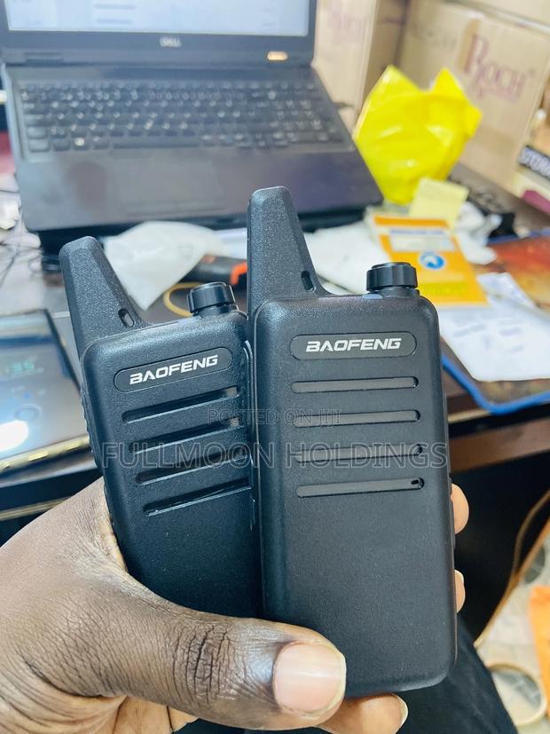 Professional Walkie Talkie Two Way Radio 1 Pair · Photo 2