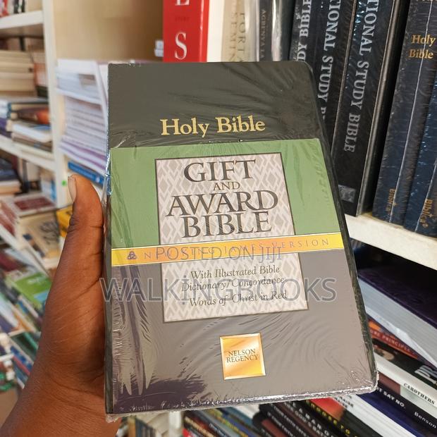 Gift and Award Bible,NKJV · Photo 3