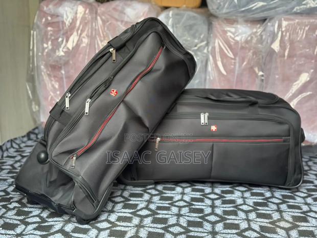 Two Set Quality Swiss Concept Duffel Trolling Travel Bags · Photo 4
