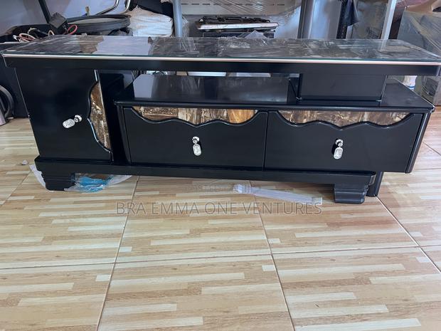 1.2m Extendable Tv Stand · Photo 2