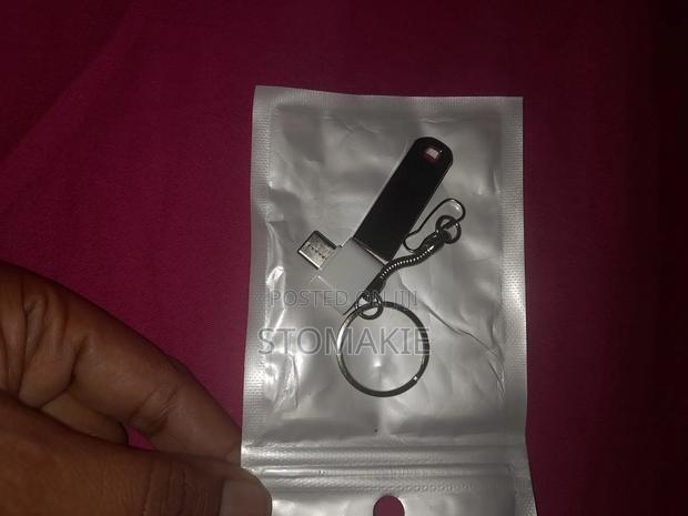 2TB Flash Drive · Photo 2