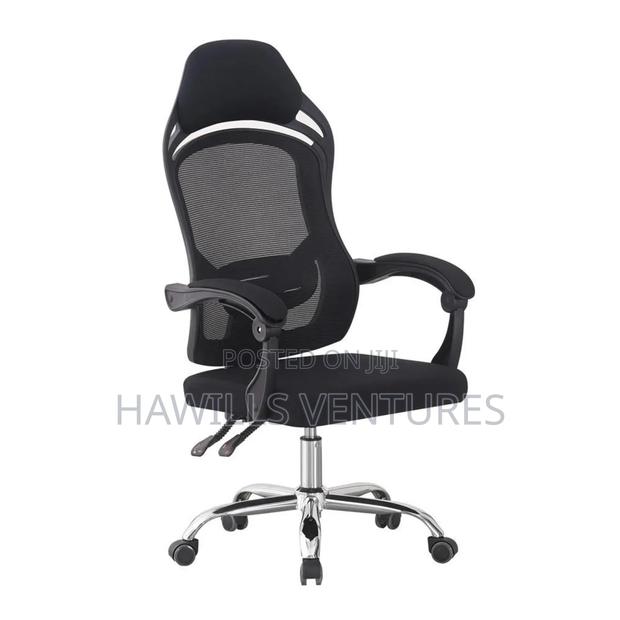 Modern Swivel Office Chair · Photo 2