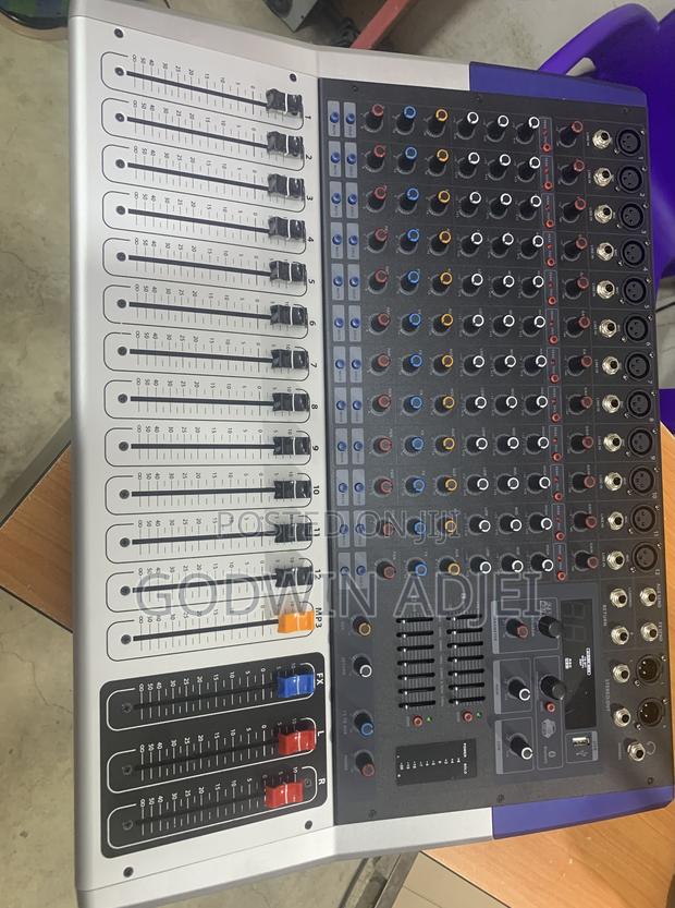 Yamaha Kv12 Powered Mixer photo 2