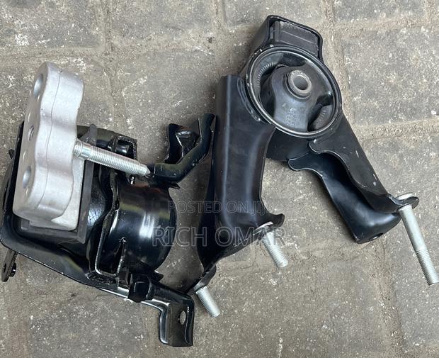 Toyota Corolla 09- 2019 Engine Seat and Gearbox Seat photo 2