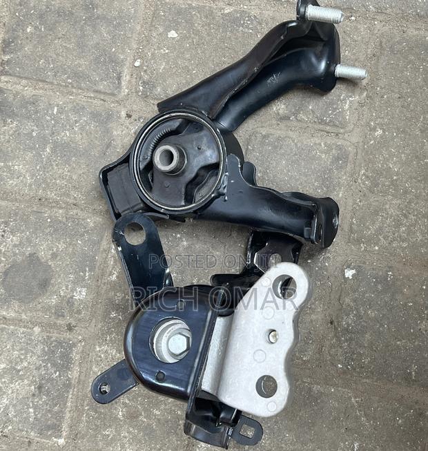 Toyota Corolla 09- 2019 Engine Seat and Gearbox Seat