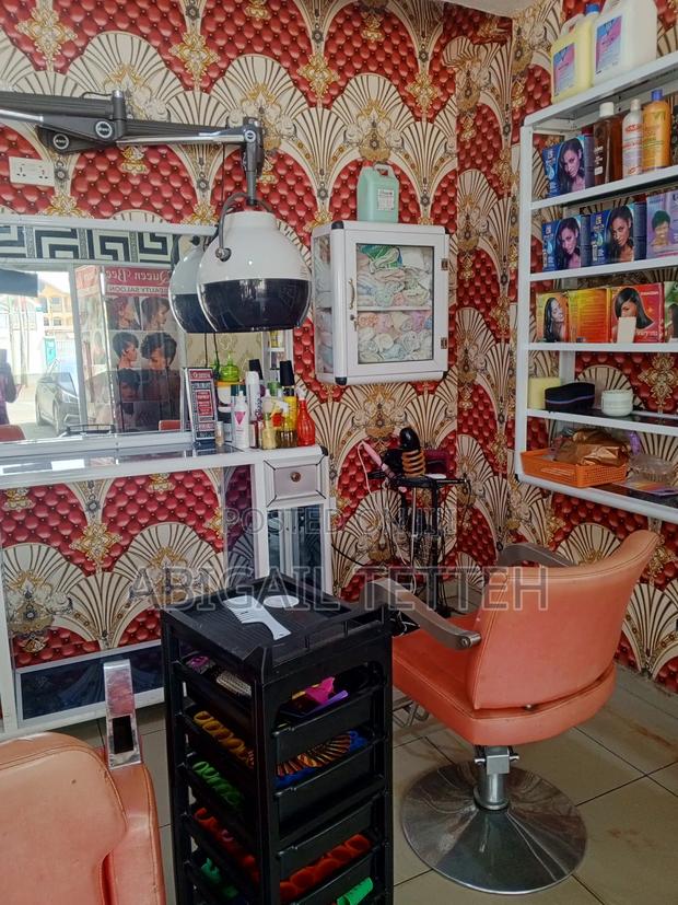 Salon Supervisor and Hair Dresser Needed