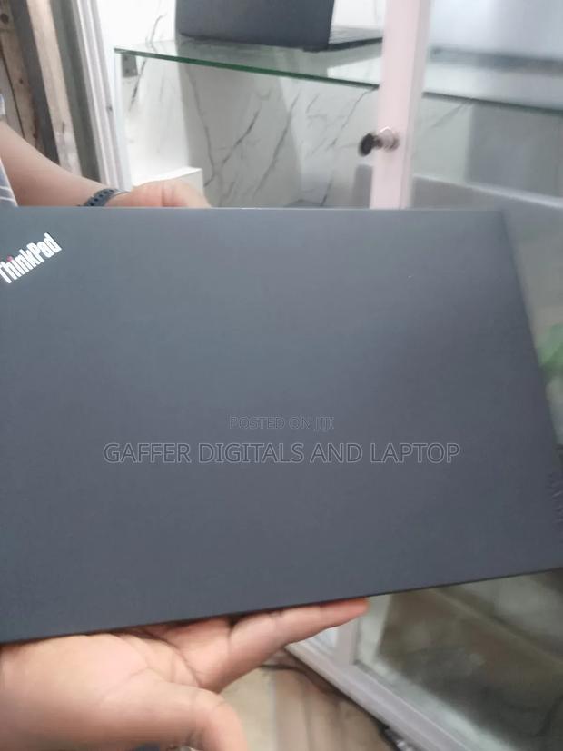 New Laptop Lenovo ThinkPad T470s 8GB Intel Core I5 SSD 256GB · Photo 2