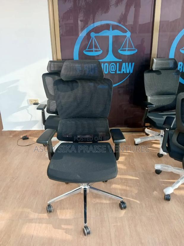 Office Mesh Chair · Photo 2