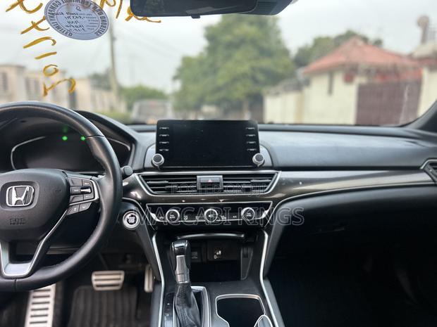 Honda Accord EX (1.5L 4cyl Turbo CVT) 2019 White photo 13