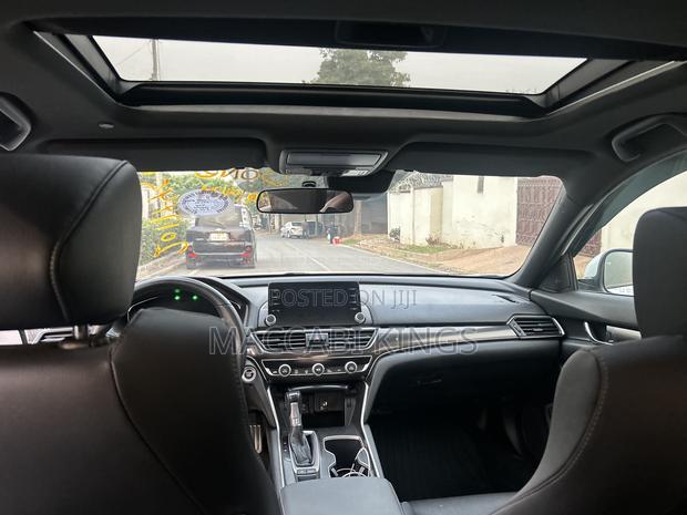 Honda Accord EX (1.5L 4cyl Turbo CVT) 2019 White photo 12