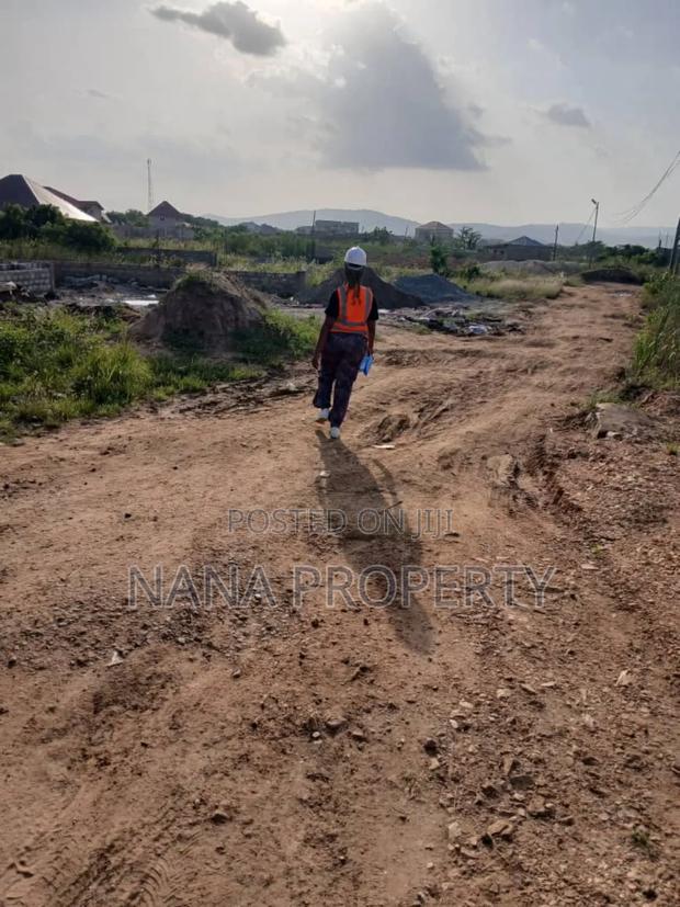 30 Plots of Land for Sale Located at the Dowdowa Hospital · Photo 3