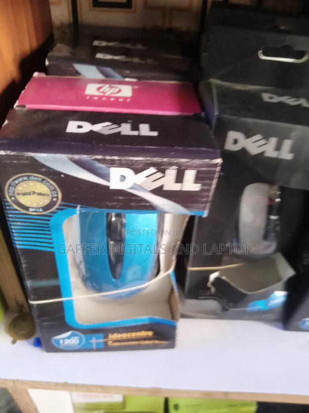 A Selfie Stick With a Wireless Mouse · Photo 2
