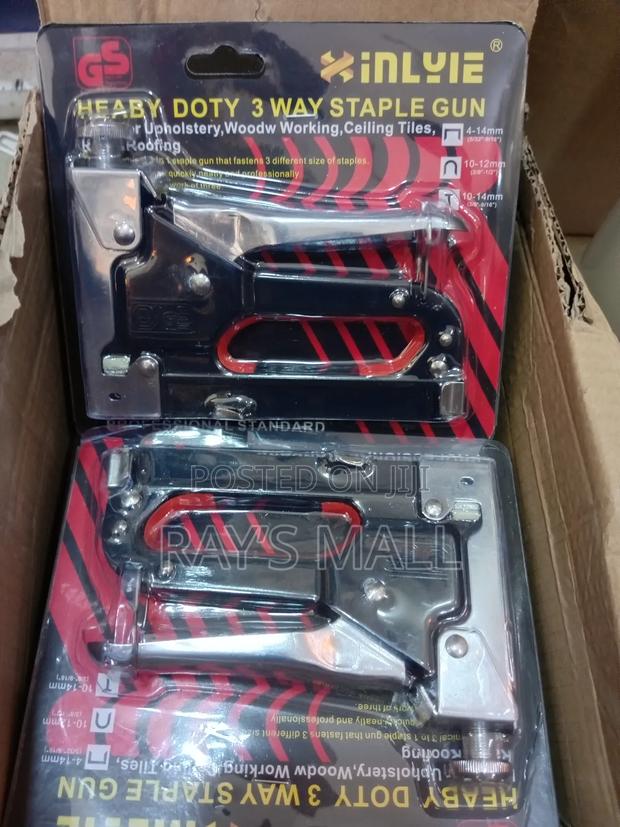 Staple Gun With Pins · Photo 2