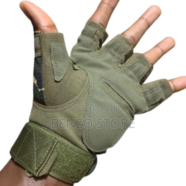 Quality Camouflage Hand Gloves for Gym and Riding · Photo 3
