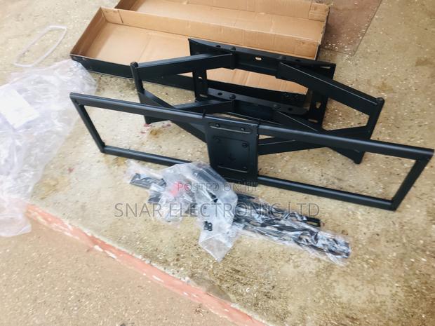 Capable Full Motion Wall Mount: 50-120 Inch Full Motion · Photo 2