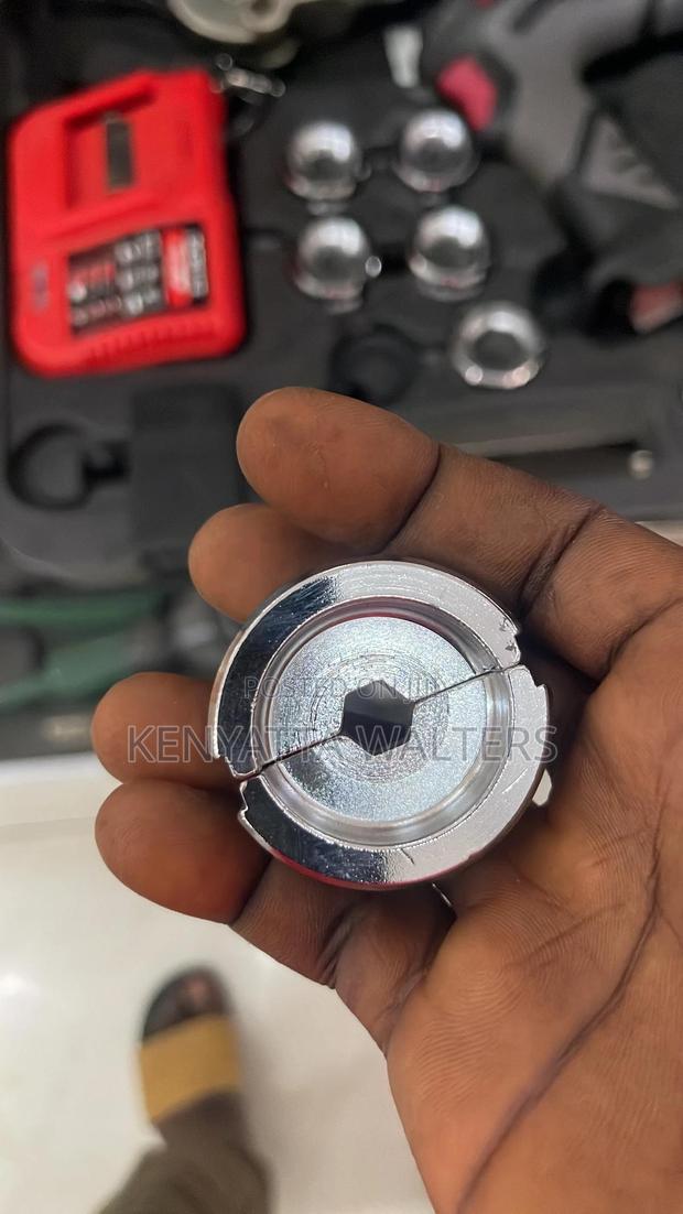 Lithium-Ion Cordless Hydraulic Crimping Tool photo 14