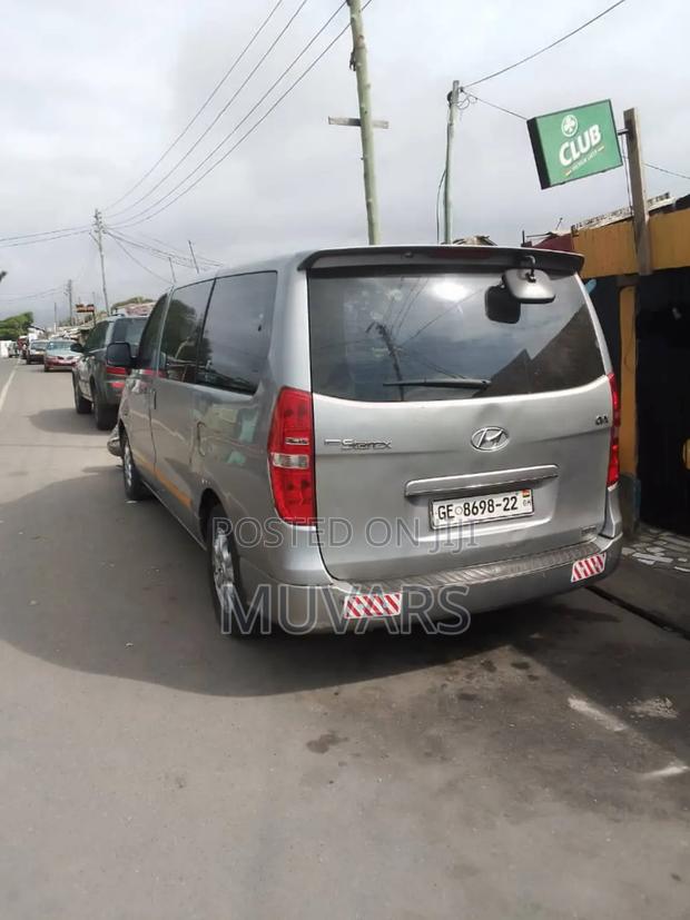 Car Rentals: Mini Van for Hire · Photo 3