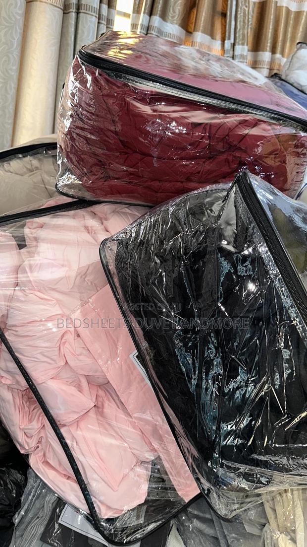 Duvet Only With 2 Pillow Cases · Photo 2