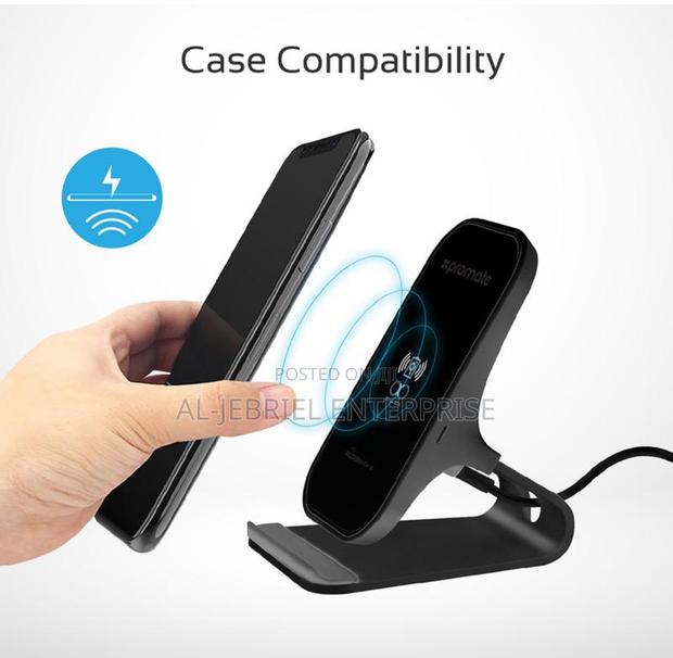 Promate Auradock-6 Ultra-Fast 15W Wireless Charging Stand · Photo 4