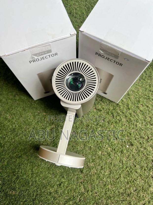 Mini 4K Smart Projector 720P photo 3