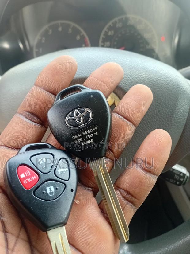 Toyota Corolla Camry Complete Key photo 2