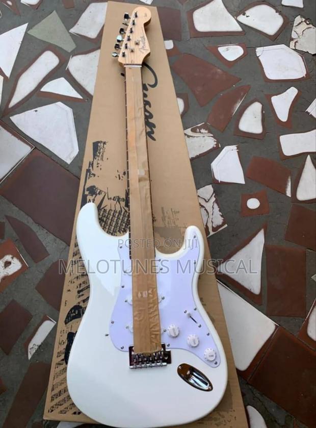 Givson Electric/Lead Guitar [White] · Photo 3
