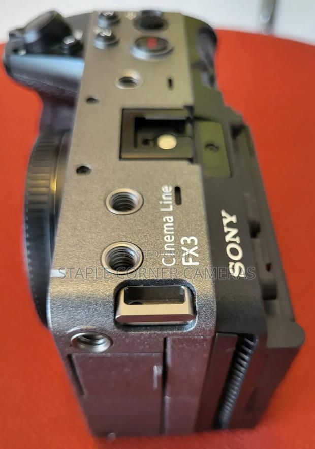 Sony Alpha Fx3 12mp Cinema Line Camera Body Xlr Handle 4k photo 3