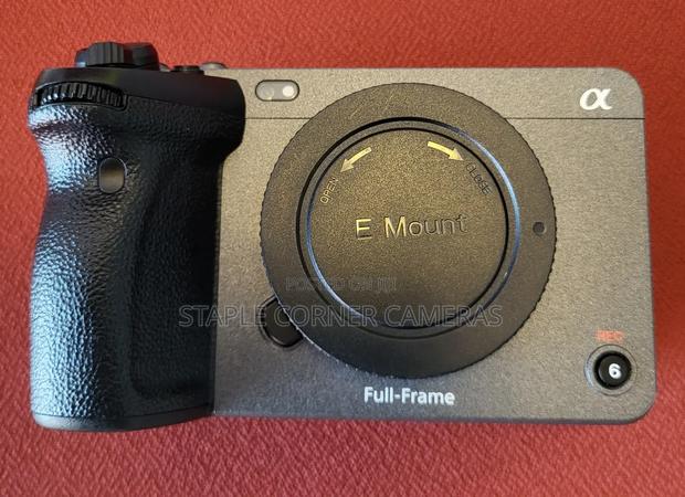 Sony Alpha Fx3 12mp Cinema Line Camera Body Xlr Handle 4k photo 4